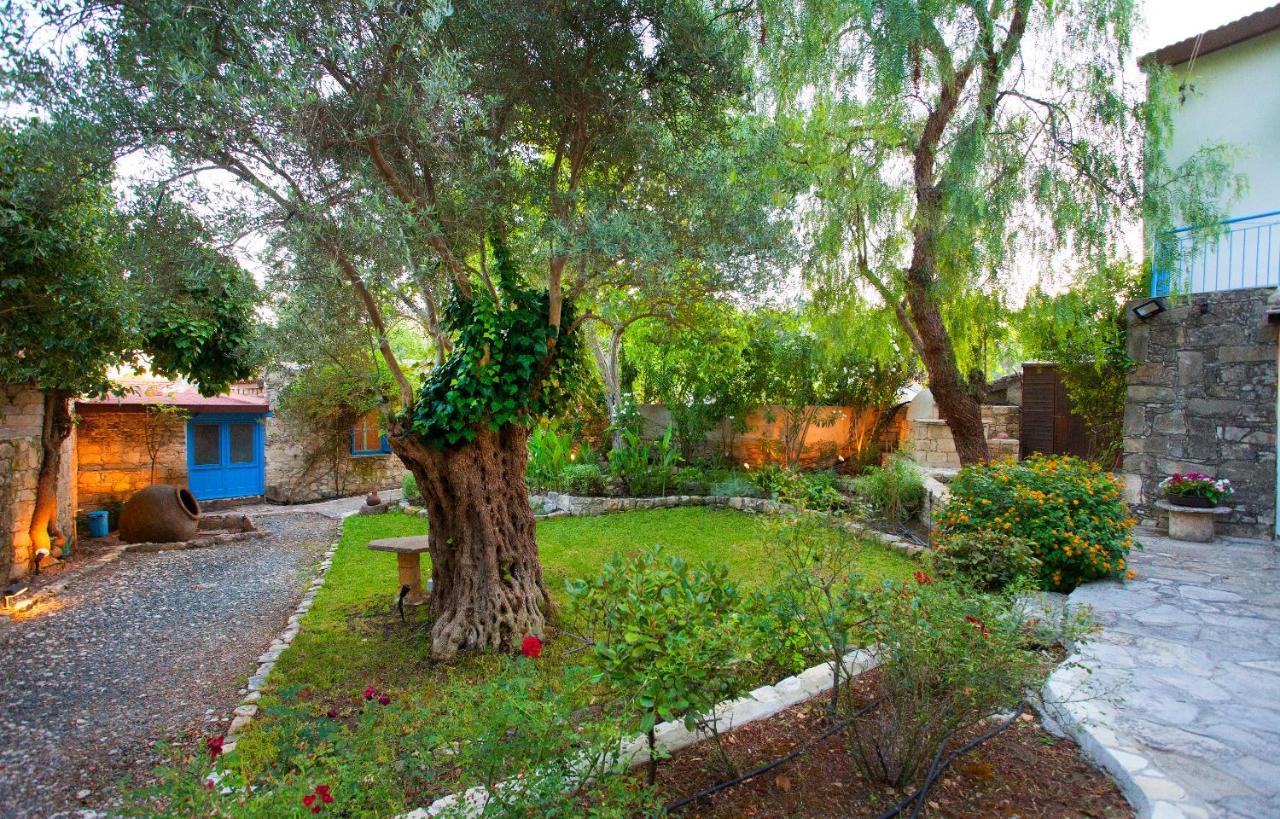 Cecilias Courtyard Guest House Malia Luaran gambar