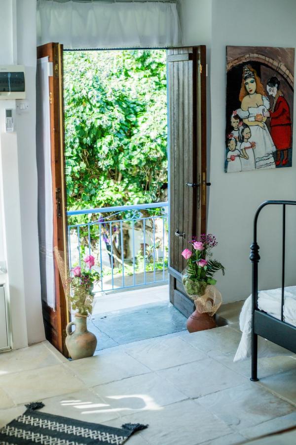 Cecilias Courtyard Guest House Malia Luaran gambar