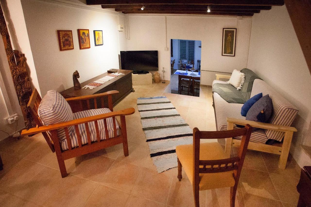 Cecilias Courtyard Guest House Malia Luaran gambar