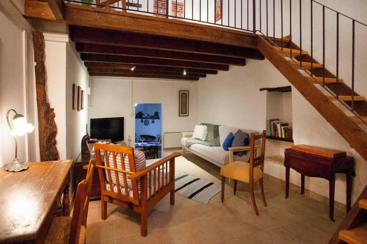 Cecilias Courtyard Guest House Malia Luaran gambar