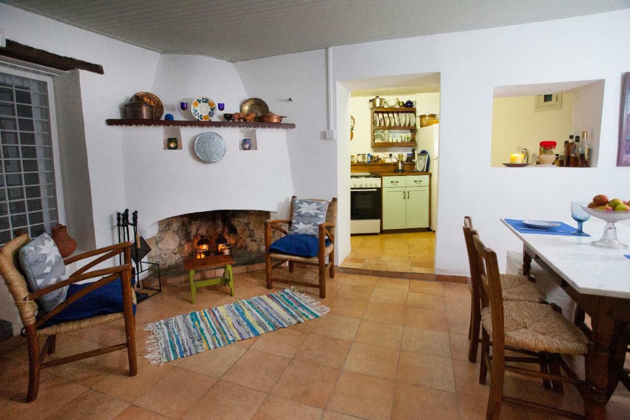 Cecilias Courtyard Guest House Malia Luaran gambar