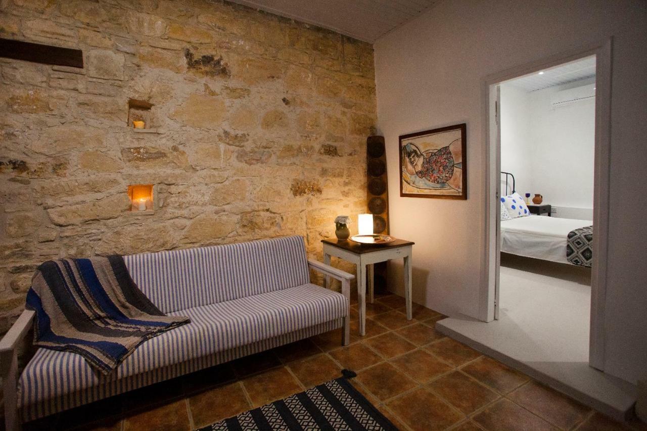 Cecilias Courtyard Guest House Malia Luaran gambar