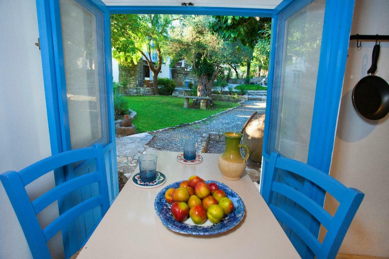 Cecilias Courtyard Guest House Malia Luaran gambar